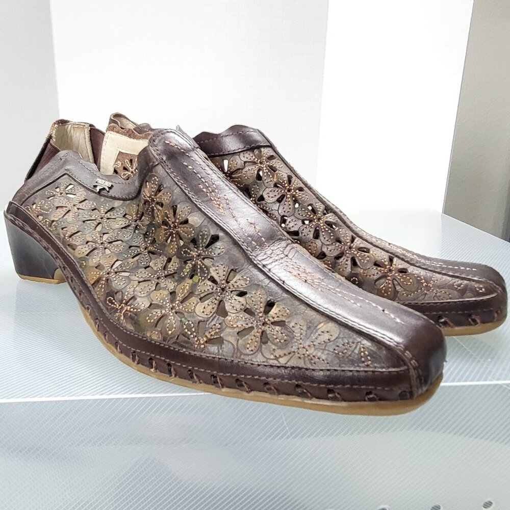 Pikolinos brand brown flower-pattern cut out design low heels EUC size 40 or 9.5
